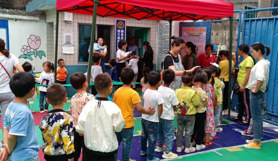 孕妇被噪音吵得肚子疼,孕妇被噪音吵到怎么样调节