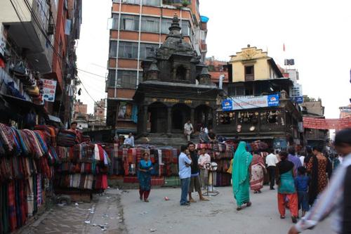 在尼泊尔100人民币能干什么 (尼泊尔的养老待遇)