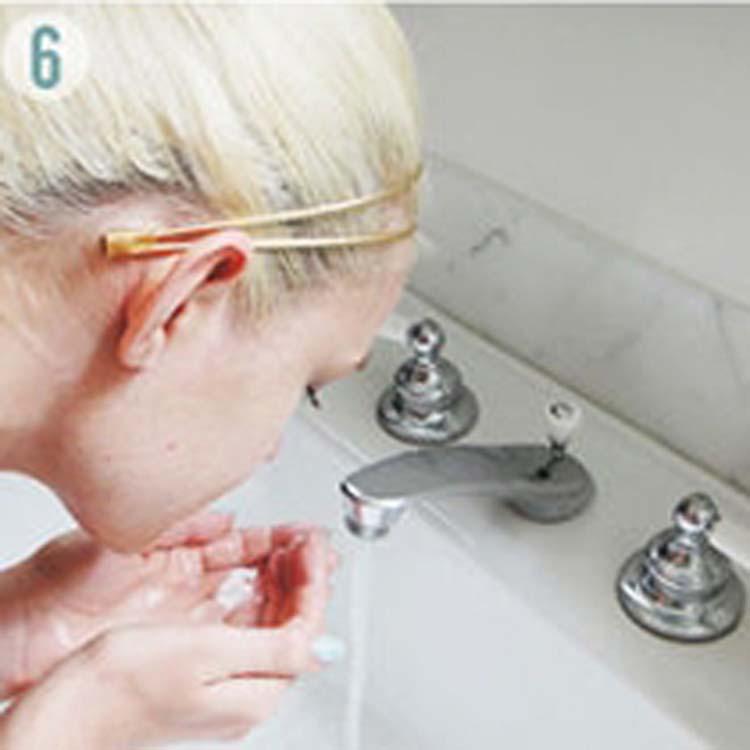 清洗脸部脏东西全过程,去角质脸部清洁正确方法