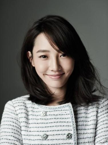 白百何被骂4年她到底冤不冤,一指禅的丑闻