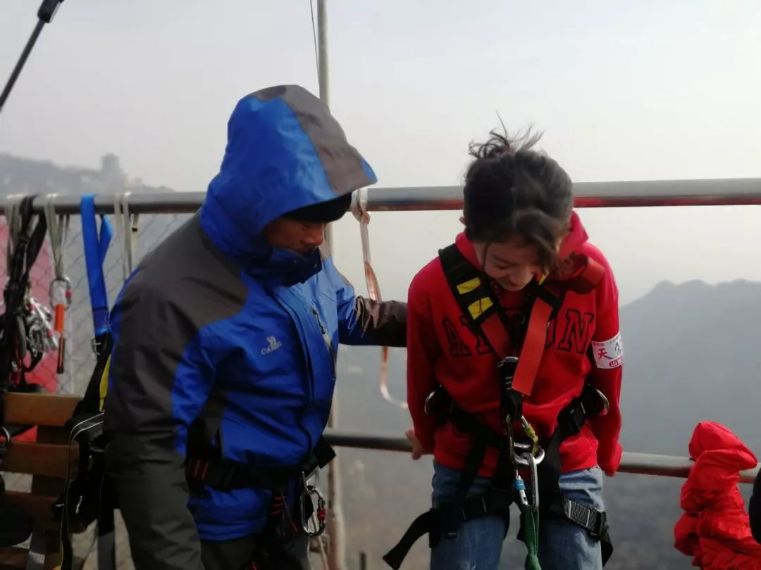 在天蒙山挑战千米高空极限荡绳,天蒙山挑战
