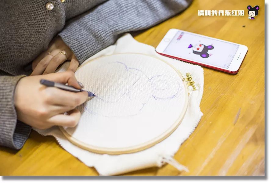 小情侣闺蜜居然在小屋鼓捣一下午，弄出了这个？