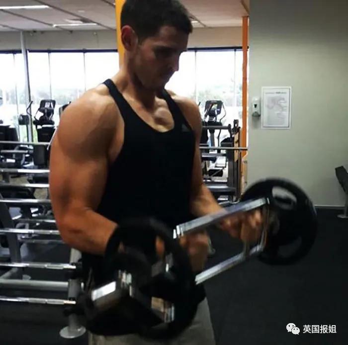 近期帅翻外网的性感鼓手和火辣消防员,减肥前长这样?