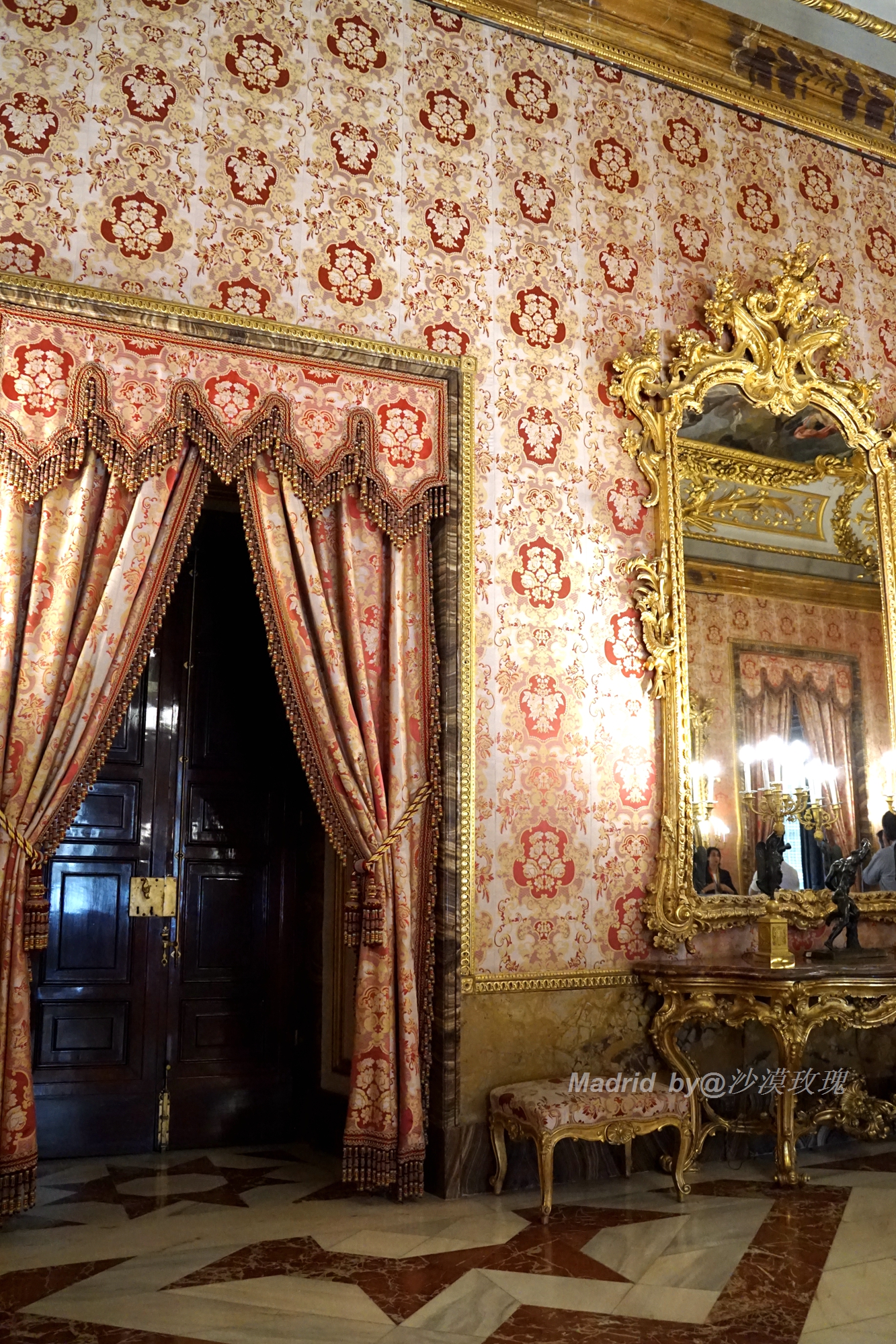 仿造凡尔赛宫的欧洲第三大王宫,两代国王的华丽梦想