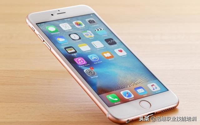 iphone进水主板不开机,手机进水不开机主板坏了怎么办