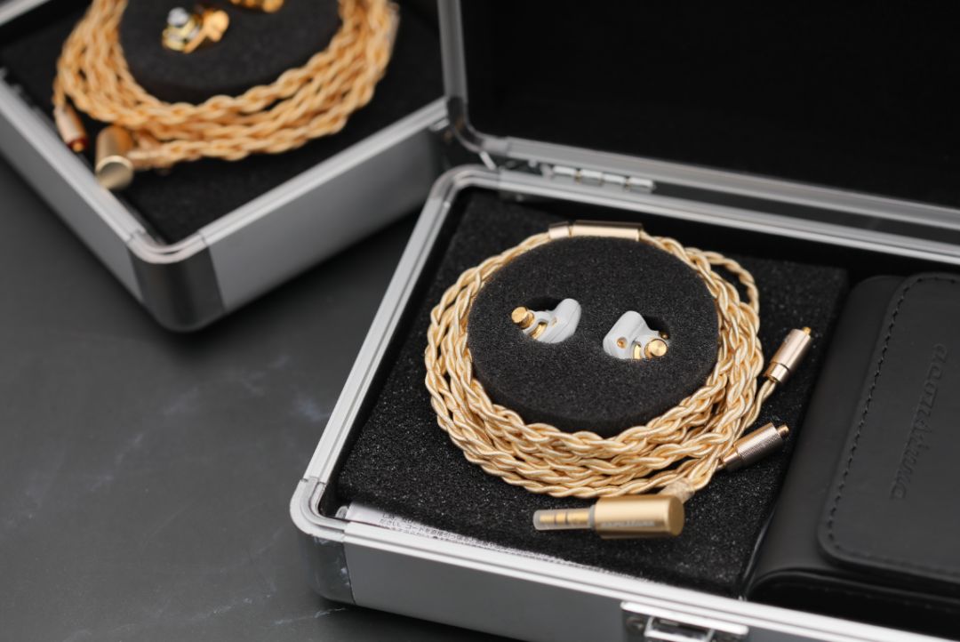 焕开箱丨冷门动圈日本AcoustuneHS1655CU1695Ti耳机两连开