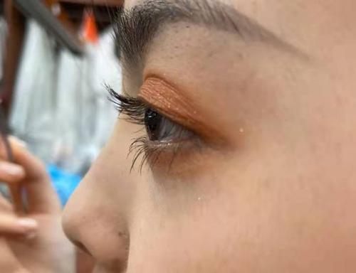 睫毛增长液用了半年睫毛彻底改善,涂睫毛增长液效果怎么样