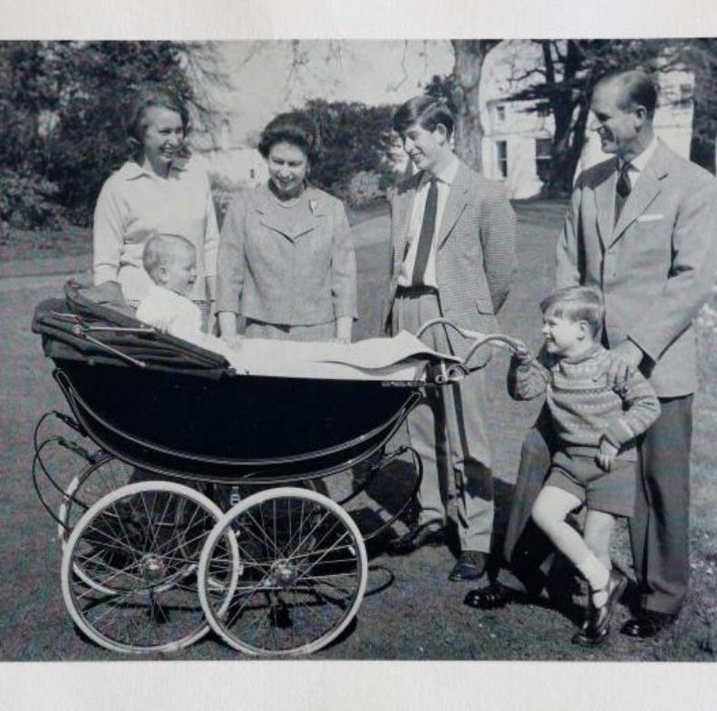 英国女王从年轻到老年的影像,戴安娜是英国王室中最个性的王妃