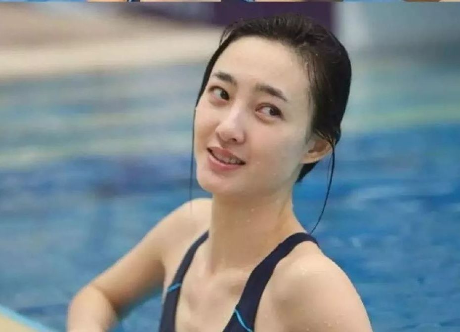 张韶涵护肤三周养皮,燕窝水漾嫩肤精华面膜包文婧