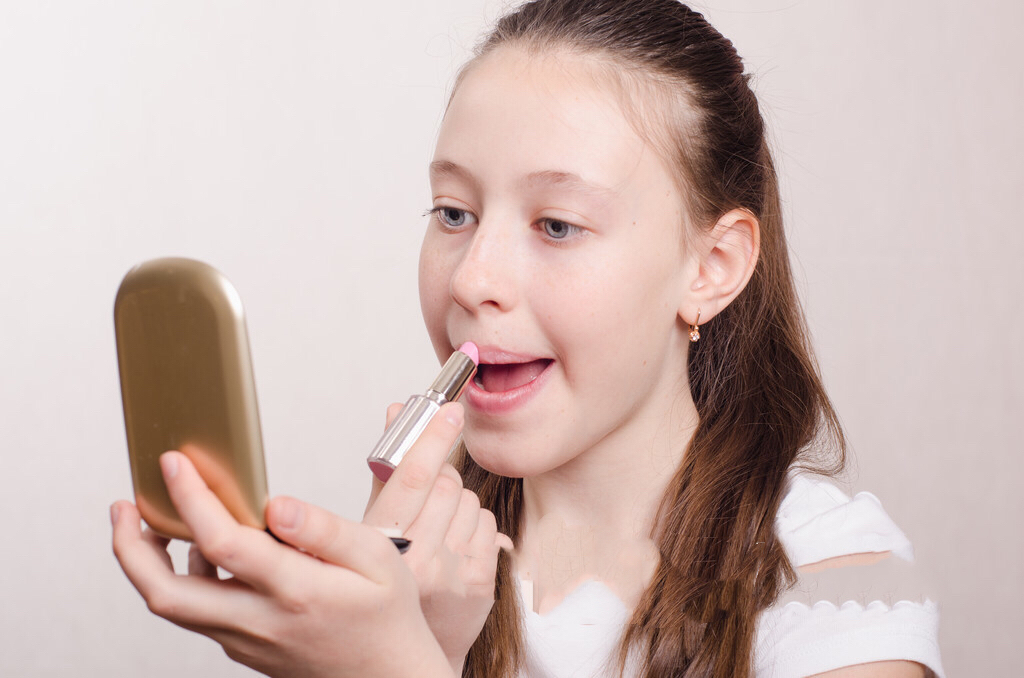 每天涂口红出门,每天涂口红十年后变化