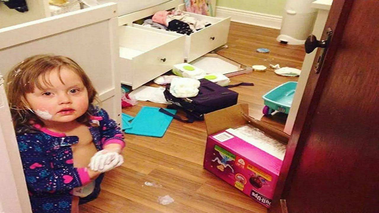 熊孩子给床垫“喂牛奶”，“牛奶床”，想想都觉得好奢侈