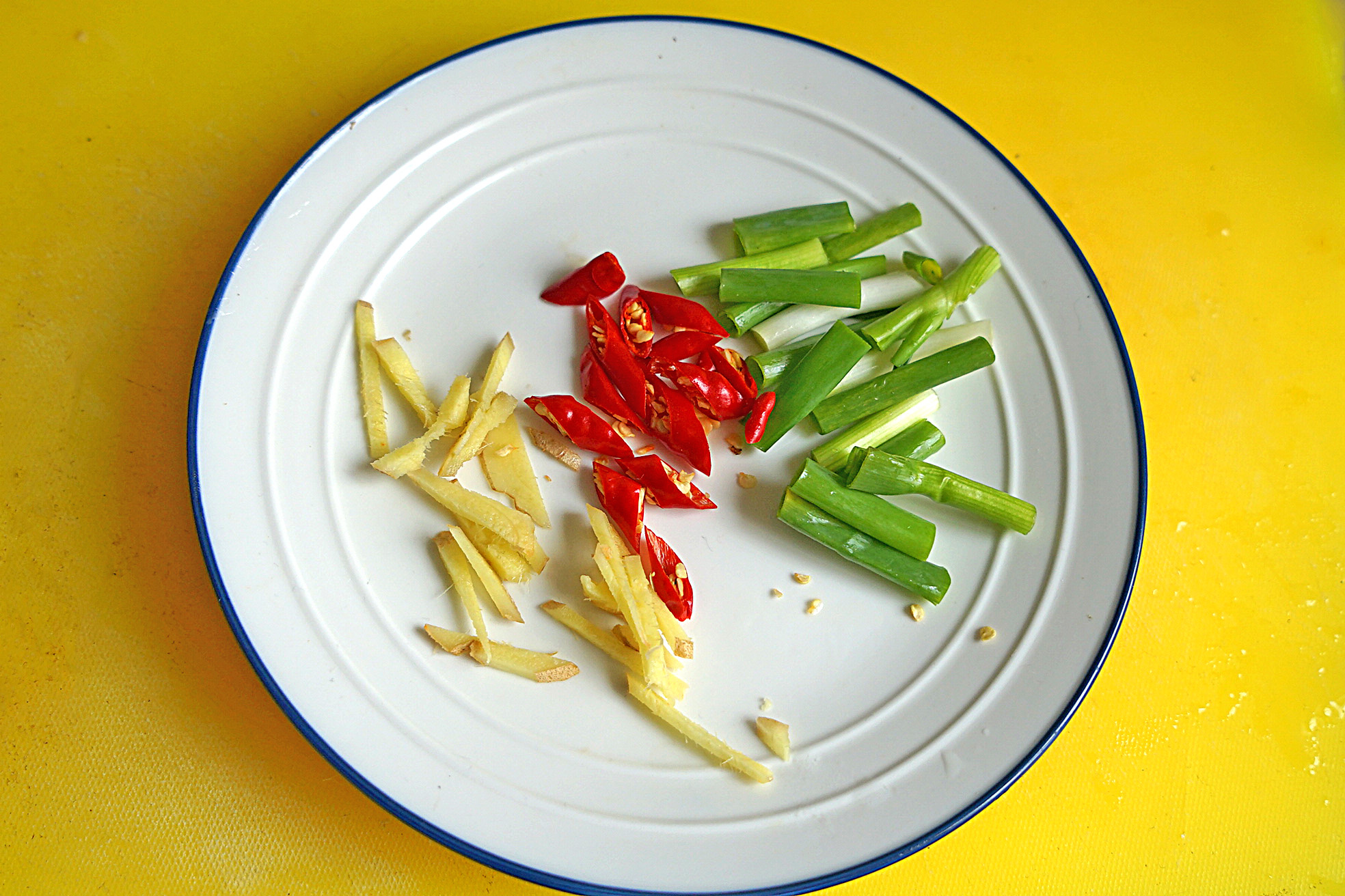 鲜虾这样做味道鲜美又多汁,鲜虾这样做超美味保证你吃忘不了