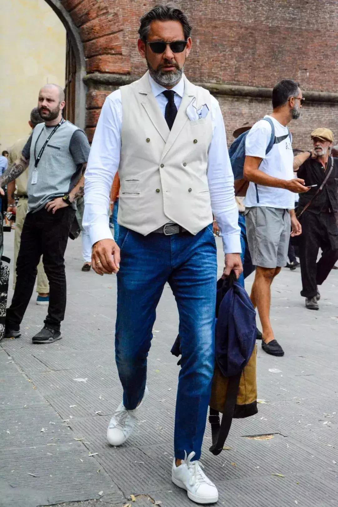 很少有人会懂衬衫的魅力,衬衫给人一种干练率性的印象