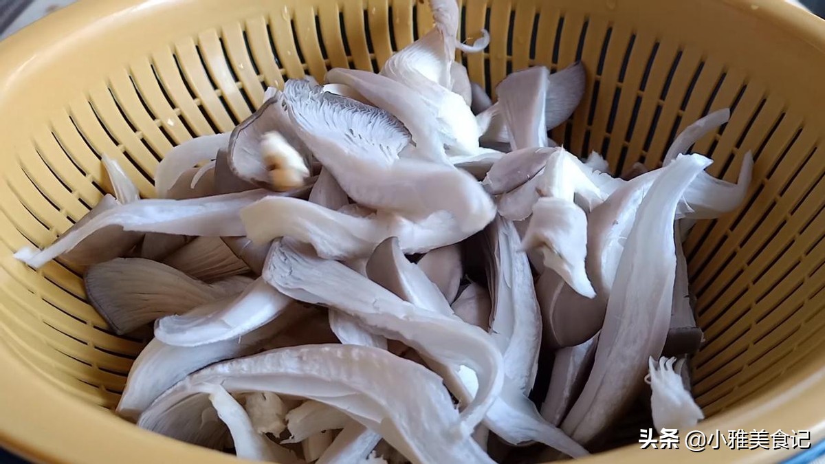 蘑菇加鸡蛋油菜做法,鸡蛋炒蘑菇的家常做法大全图解