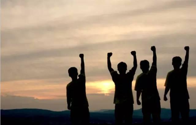 为什么工资那么低却不进厂,工资不高为什么要定居黄石