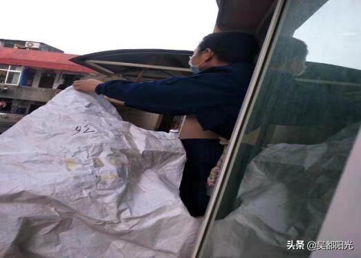 网格员暖心为民服务的文章,网格员帮助居民排忧解难