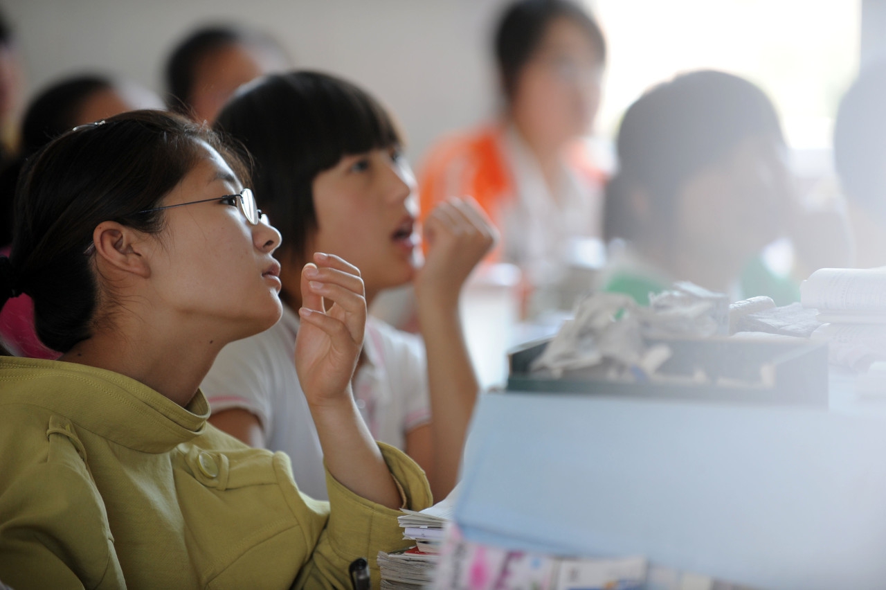 孩子中考成绩在300左右如何填志愿,300分左右能填什么志愿视频