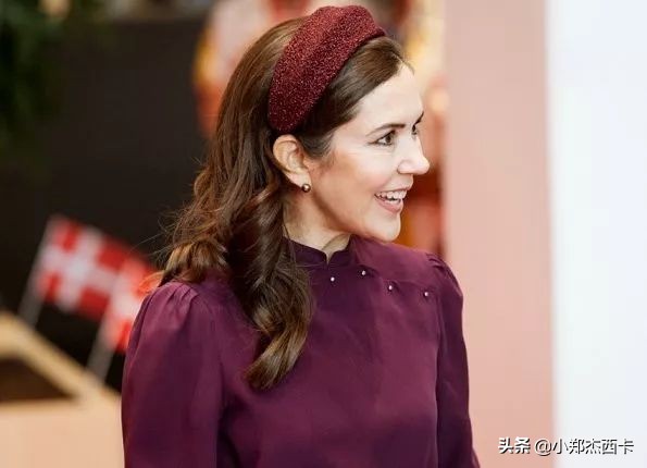 英国第一女友穿$69大衣助攻,鲍里斯大获全胜...|郑尔摩斯周报