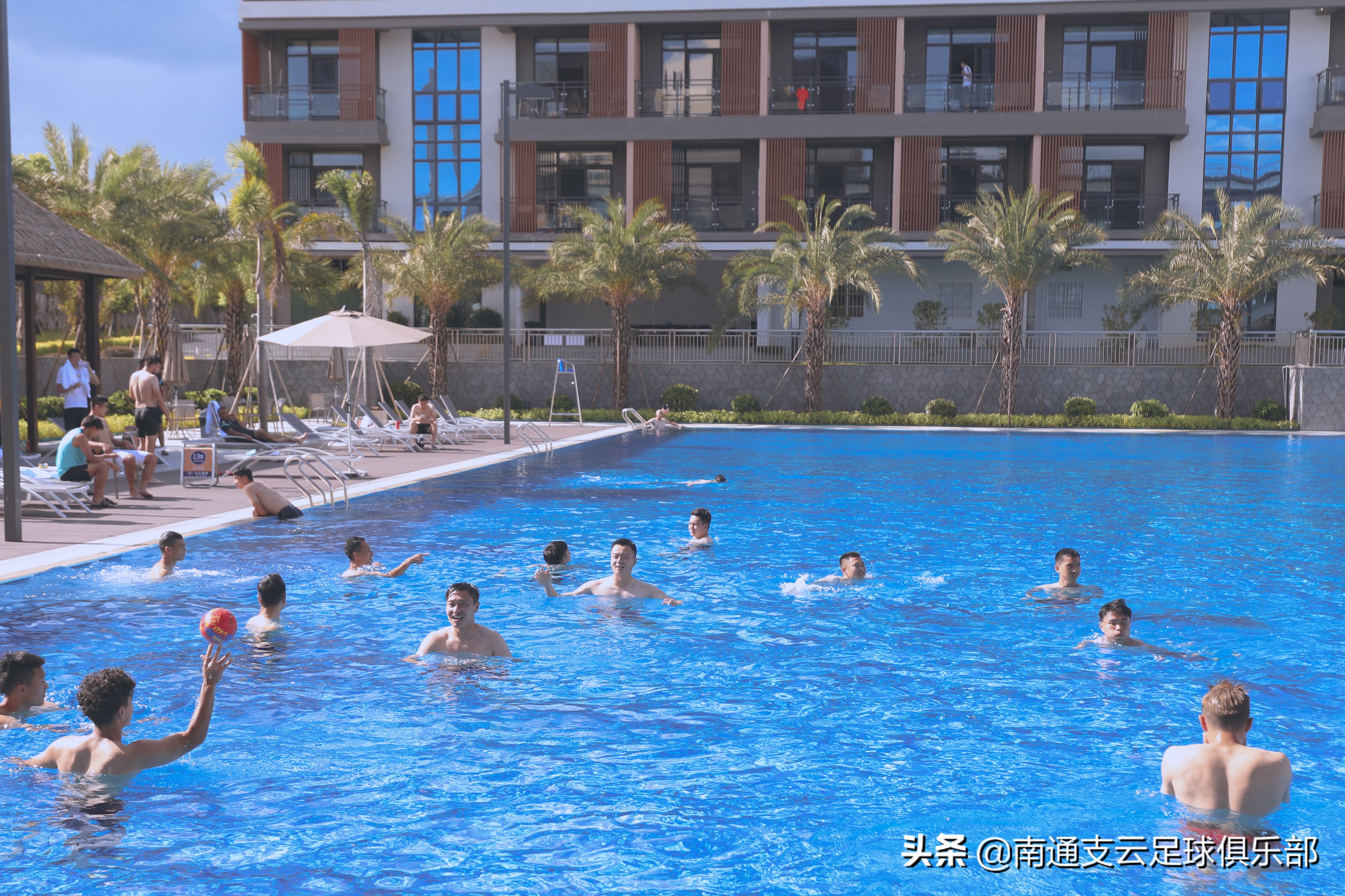 鐚涚敺娓告吵瑙嗛,鐚涚敺娓告吵娼滄按瑙嗛