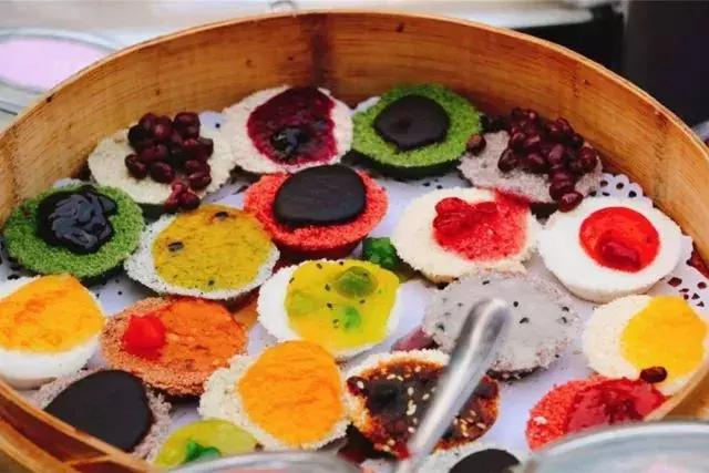 天津特色美食天津煎饼果子 (天津风味小吃三绝)