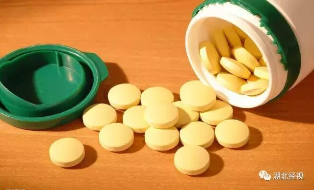 宝宝2个月眼角膜脱落症状,2岁宝宝眼角膜轻微划伤