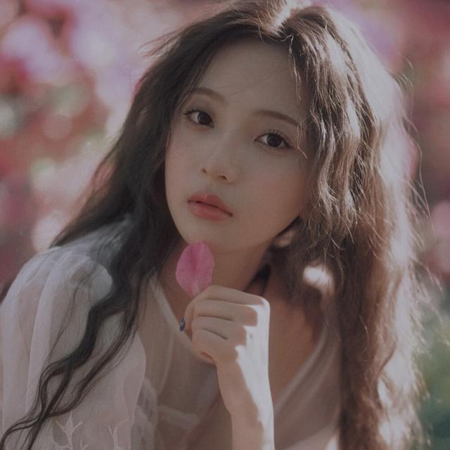 逃避的时候，巨蟹座想要有人把自己拥入怀中