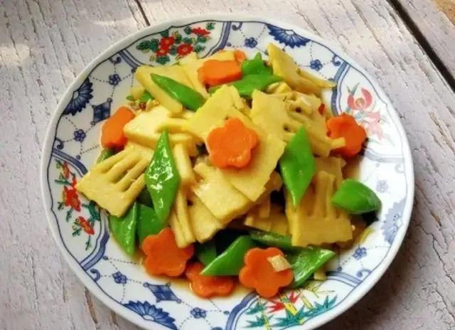 春天来点鲜美的春笋营养又好吃,春笋这样吃不涩不麻鲜脆可口