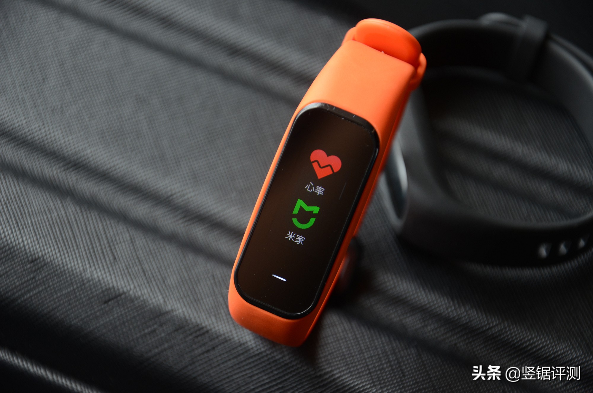 黑加手环1s和1有什么区别,黑加手环添加异形门卡