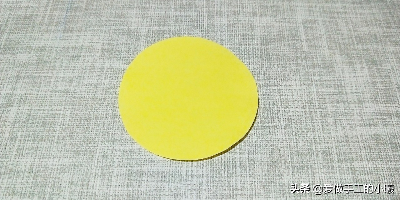 菠萝笔筒折纸图片大全,如何让折纸小菠萝卡住