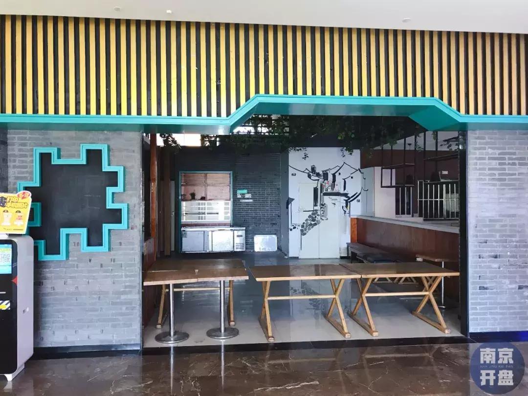 大量商家关门撤店！河西这家商场开业2年多，生意冷清！