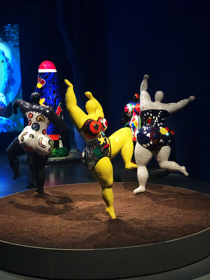 20世纪最受欢迎的女艺术家，她童年不幸，家人抑郁，终成传奇一生