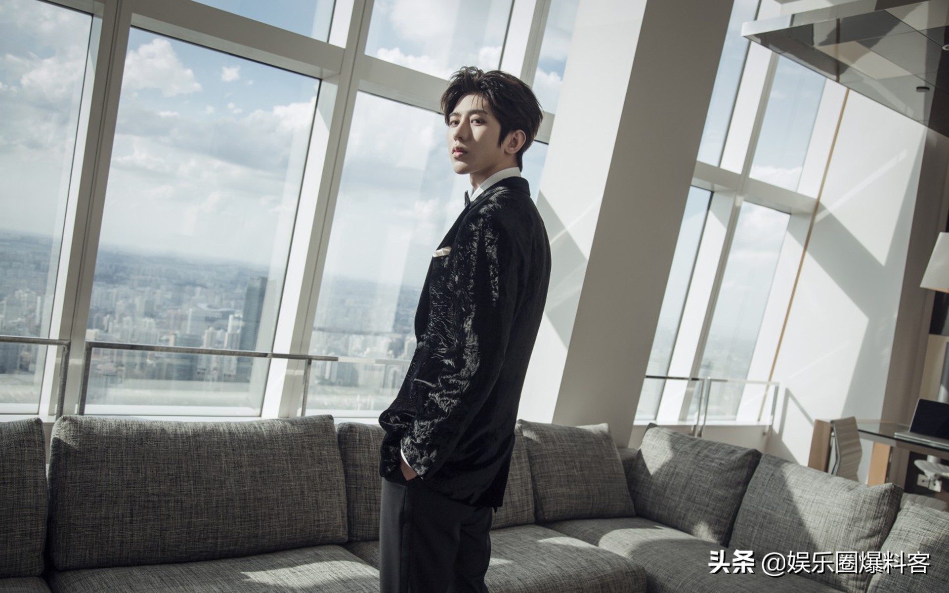 娱乐你问我答之：蔡徐坤凭实力奶全团？肖战低调复工了？