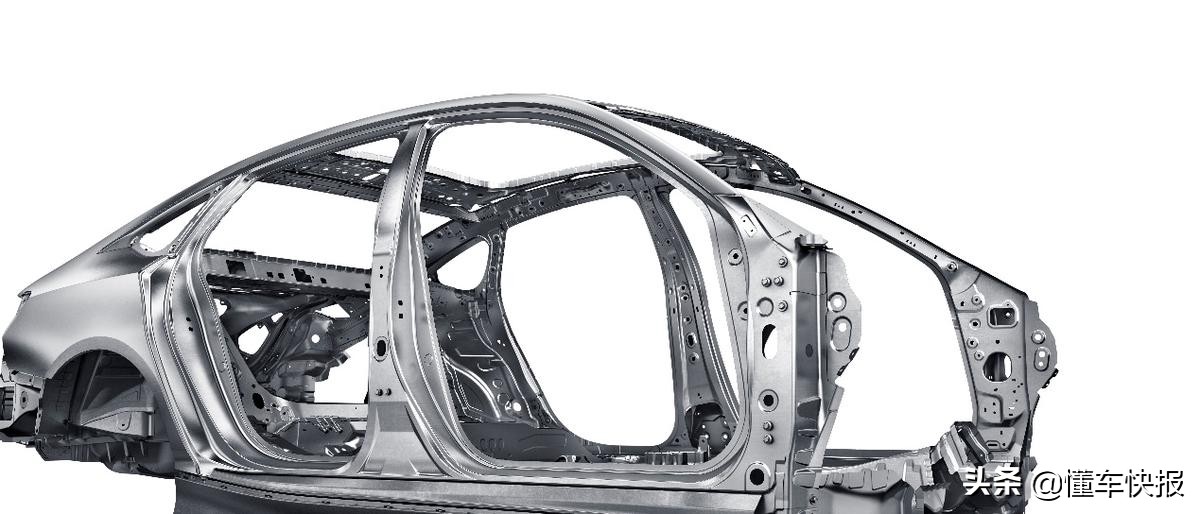 本田技术到底有多强,长期霸榜本田十代雅阁靠什么取胜