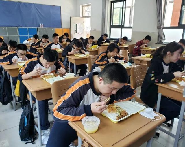 孩子对同学撒谎父母怎么引导,面对小学生撒谎怎么处理为好