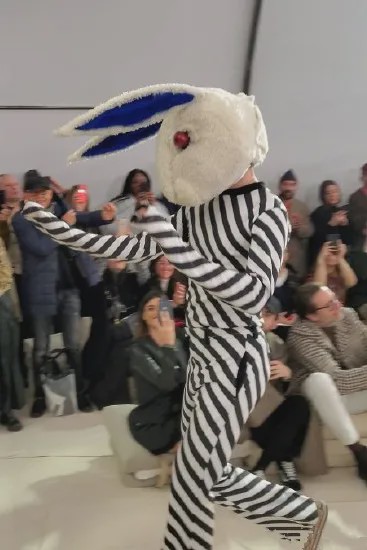 时装周朋友圈,时装周米兰2022