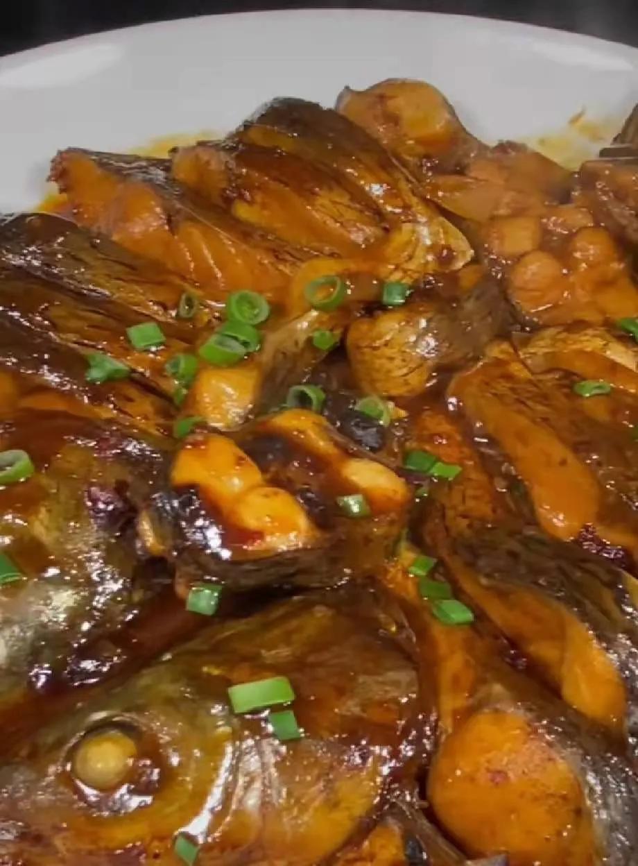 不用油的啤酒炖鱼,油炸啤酒炖鱼做法