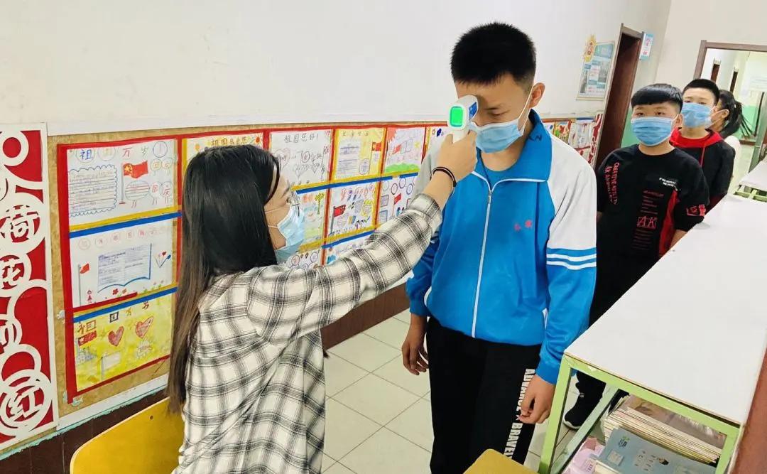 阴阴夏木夏花灿，温馨求实迎生归！——铁岭市求实小学六年级返校微记