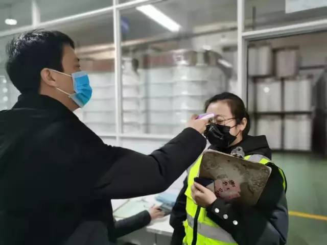 抗击疫情人员责任和担当,抗击疫情坚守岗位责任