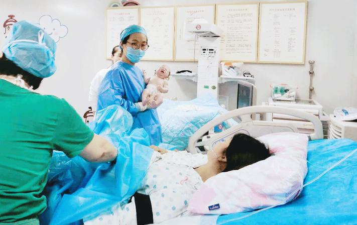 揭秘产后不间断腰痛的原因有哪些,导致妈妈产后腰疼的5个错误姿势