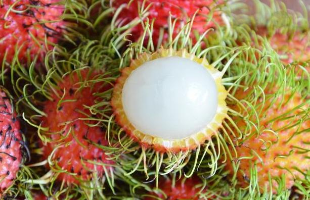 入夏后，这几种碱性水果不妨多吃,夏季多吃这六种碱性水果