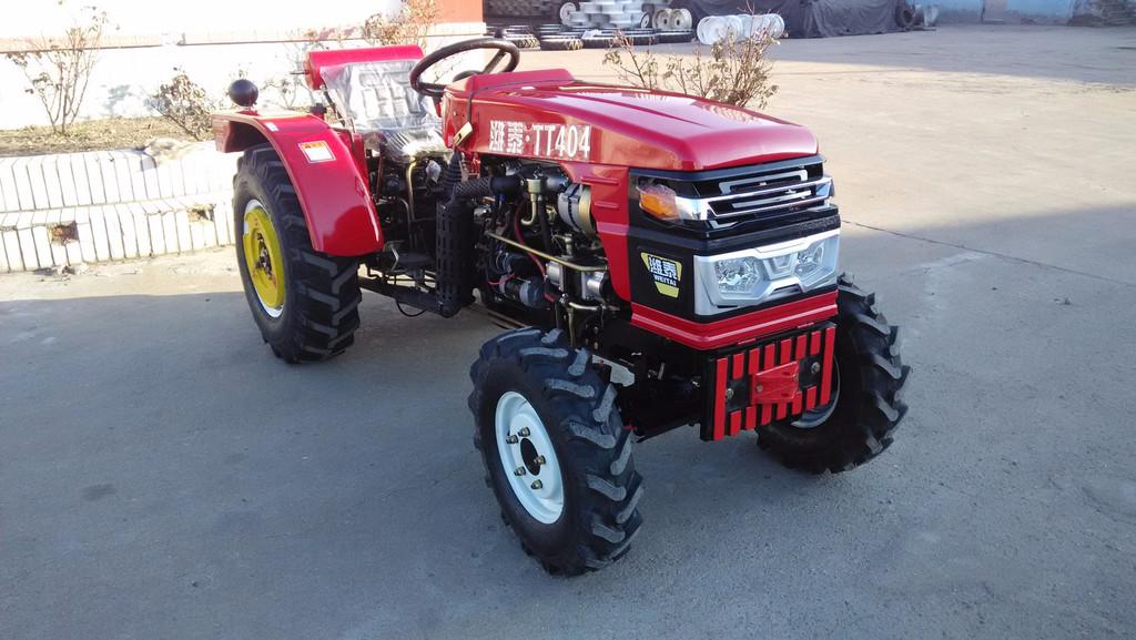 中国拖拉机和印度拖拉机拔河,东方红拖拉机对阵印度拖拉机