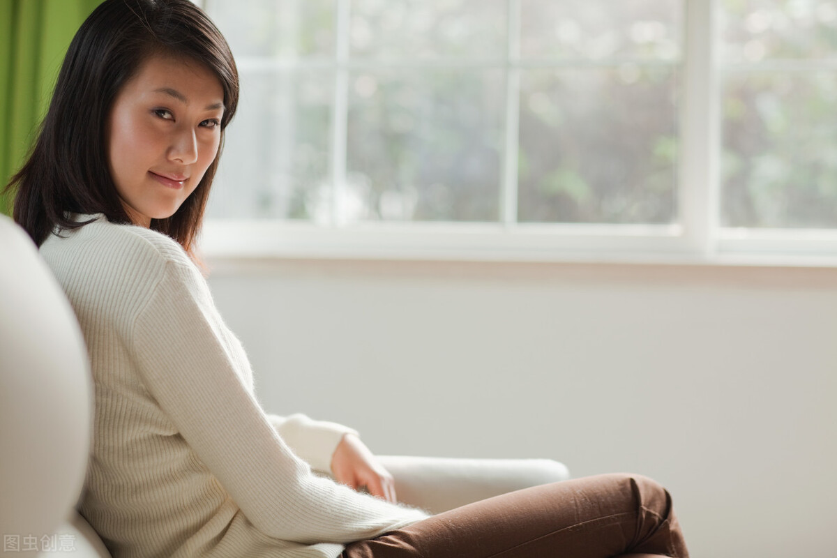 悉心照料妻子,照顾患病老婆42年不离不弃