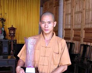 他被誉为中国轻功第一人,他是中华武术第一人