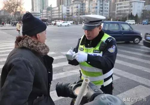 太原市闯红灯可以首次免罚吗,太原行人闯红灯抓拍怎么交罚款