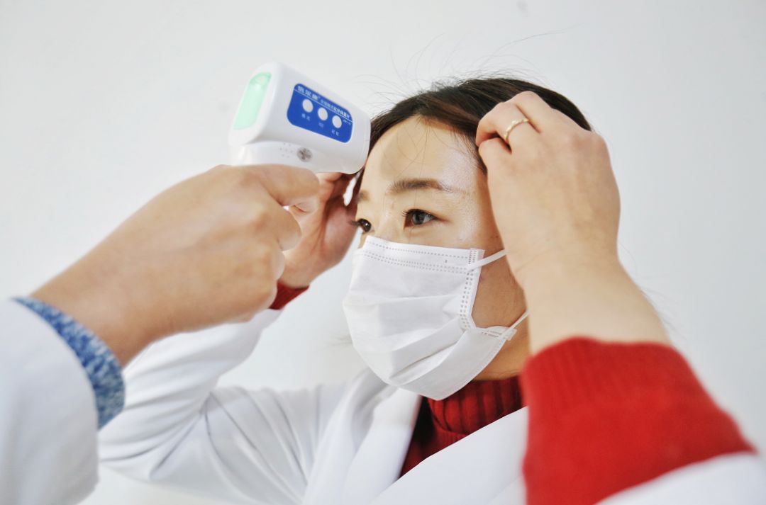 非接触式红外体温计开关,倍尔康非接触式红外体温计180