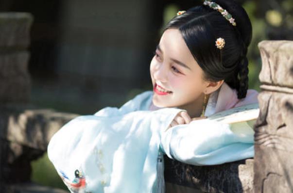 色不迷人人自迷全诗及译文,色不迷人人自迷出处