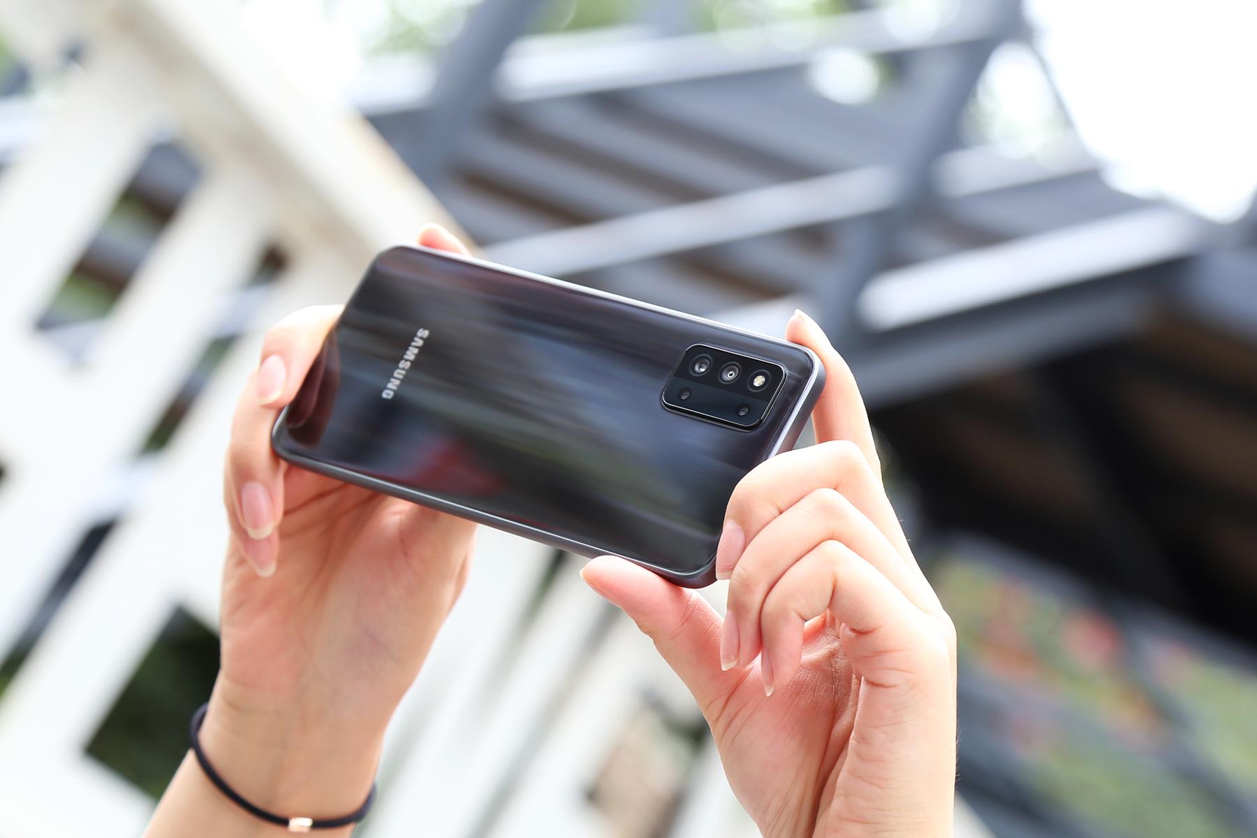 三星galaxyf525g开售,三星galaxyf52官方标配包含哪些