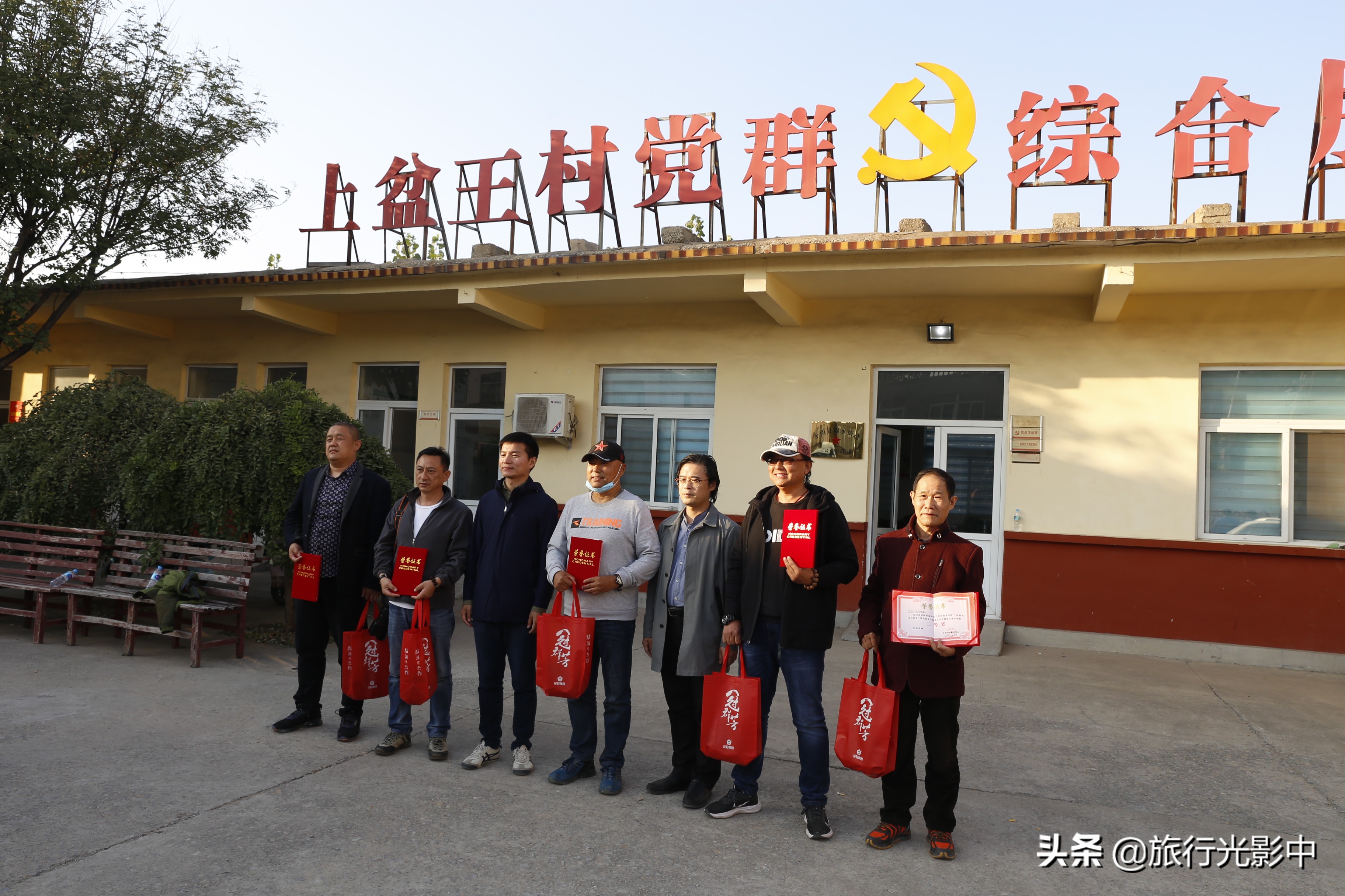 济南顶级摄影大咖，用镜头告诉你盆王菊花有多美