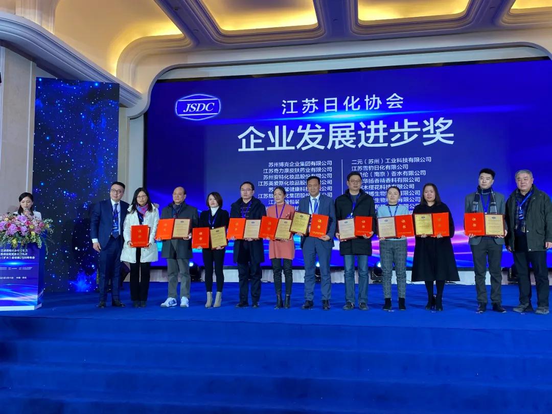 众志成城抗疫情坚守初心勇担当,众志成城抗疫情坚守初心担使命