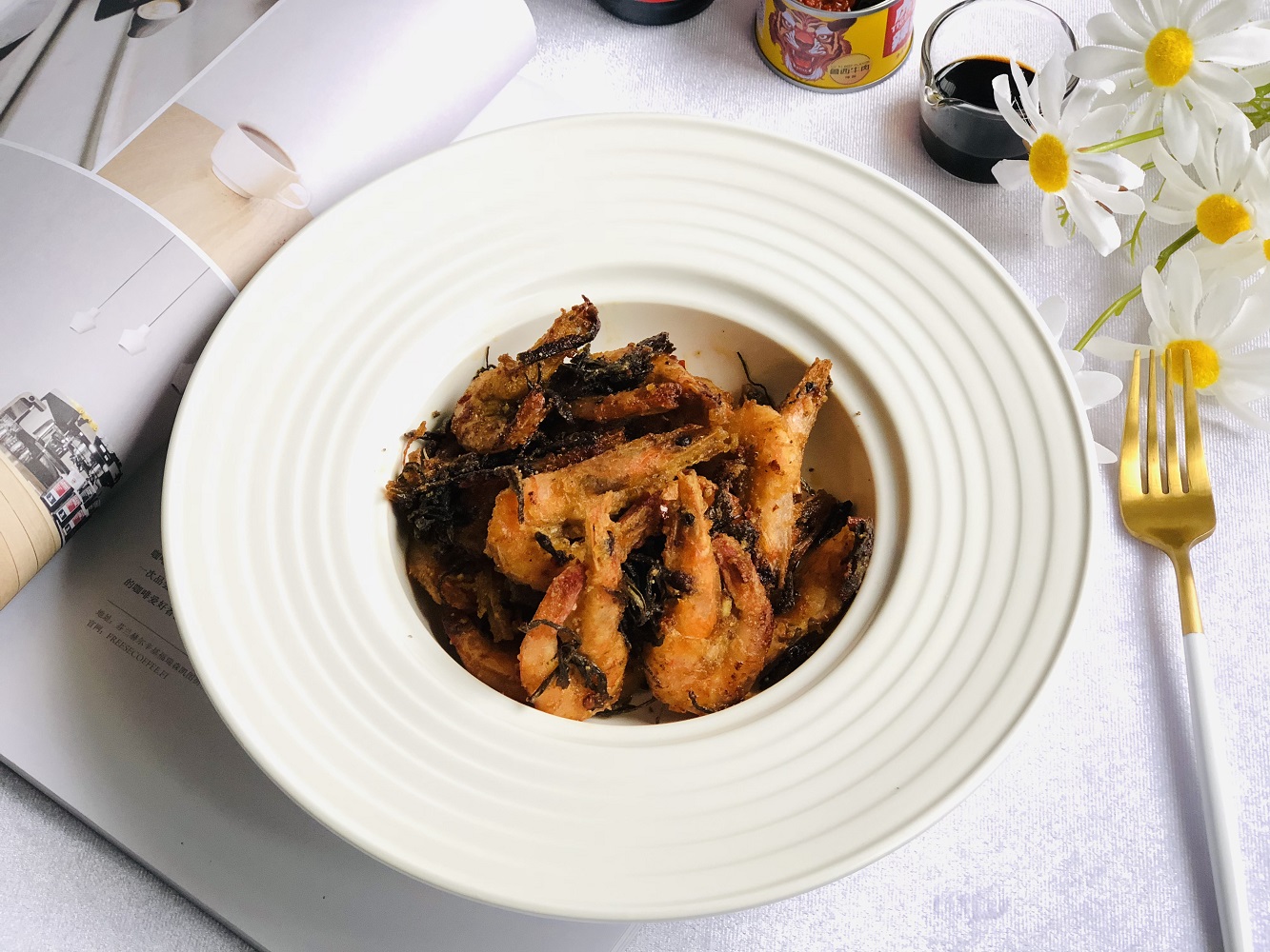 鲜虾的虾头怎么制作才好吃,虾既简单又美味虾肉鲜嫩